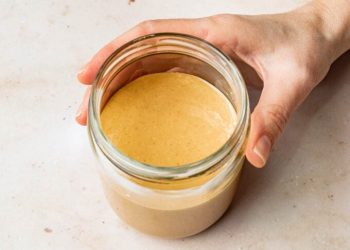 The Easiest Homemade Peanut Butter