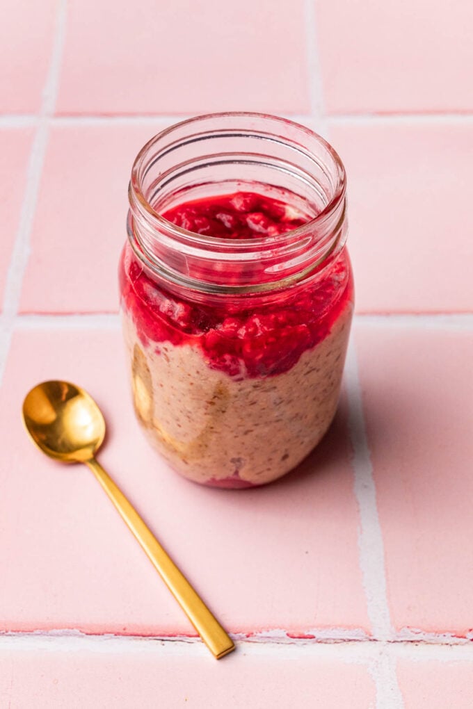 steel cut overnight oats in mason jar