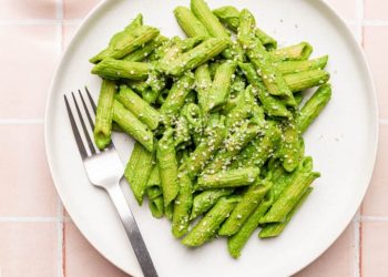 30 Minute Green Pasta Recipe with Kale