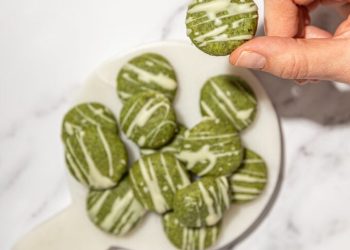 Chewy Vegan Matcha Cookies with White Chocolate Drizzle