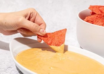 Cashew Queso with Nutritional Yeast (vegan)
