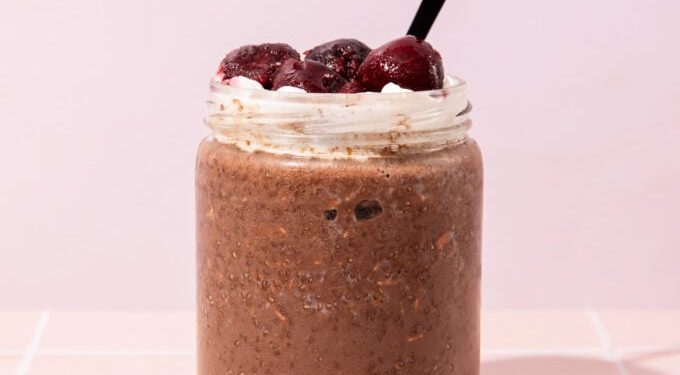 Protein-packed Black Forest Overnight Oats (20g!)