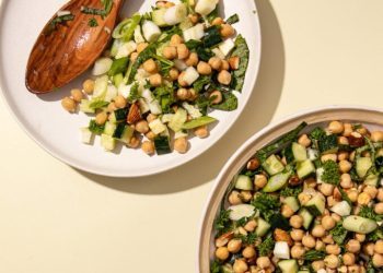 15 Minute Crunchy Chickpea Cucumber Salad