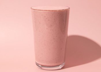Strawberries and Cream Smoothie with White Beans