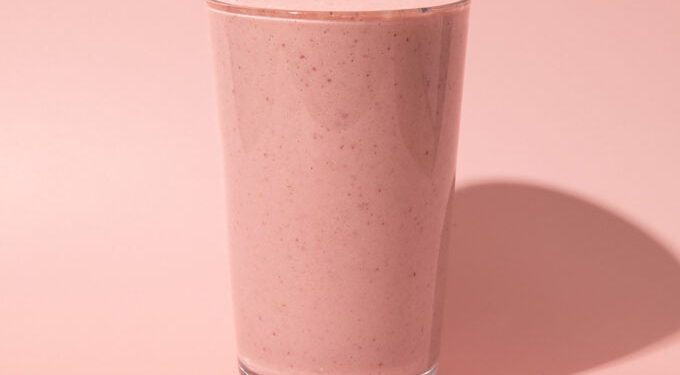 Strawberries and Cream Smoothie with White Beans