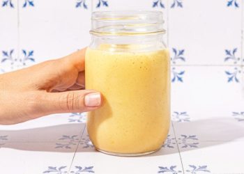 Quick Mango Cardamom Smoothie with Cauliflower
