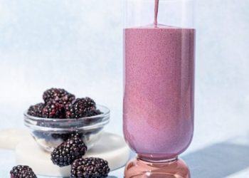 Gut-friendly Blackberry PB + J Smoothie