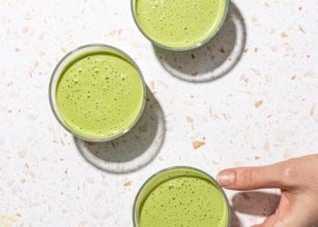 Glowing Green Protein Smoothie (21g)