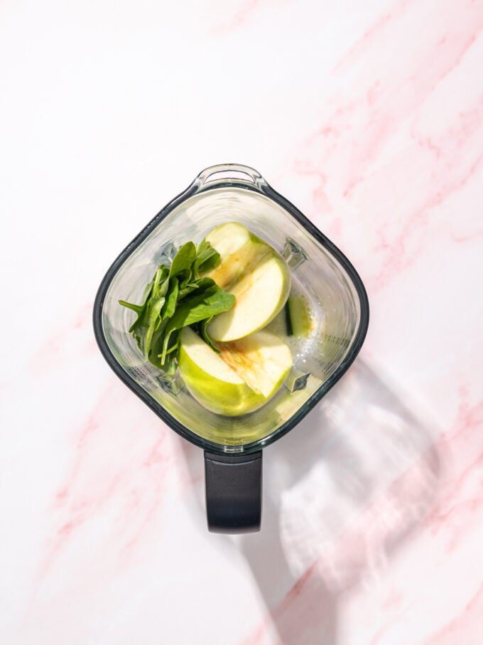 granny smith apple, spinach, in blender