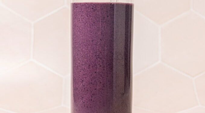 Blueberry Beet Smoothie with Ginger (10g fiber!)
