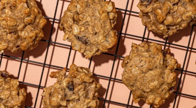 Vegan Oatmeal Raisin Cookies with Oil